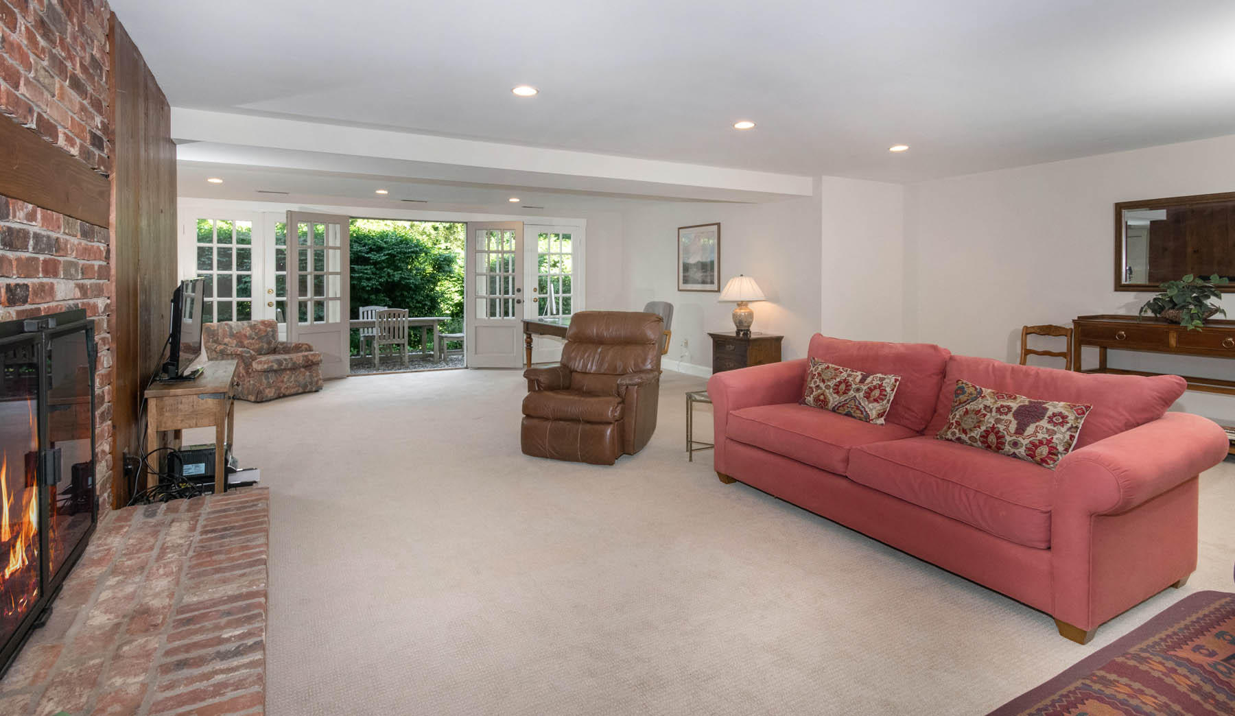 181 Parade Hill Road New Canaan, CT 06840 - Photo 26 of 35 25