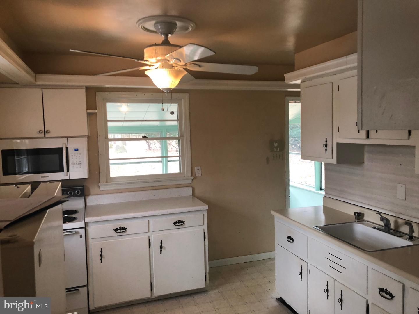 285 Harding Highway Elmer, NJ 08318 - Photo 5 of 10 Kitchen