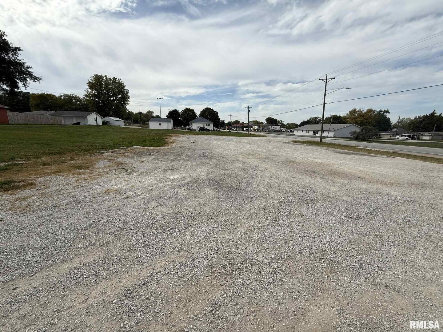 228 6th Avenue East Andalusia, IL 61232 - Photo 1 of 3 a view of a lake