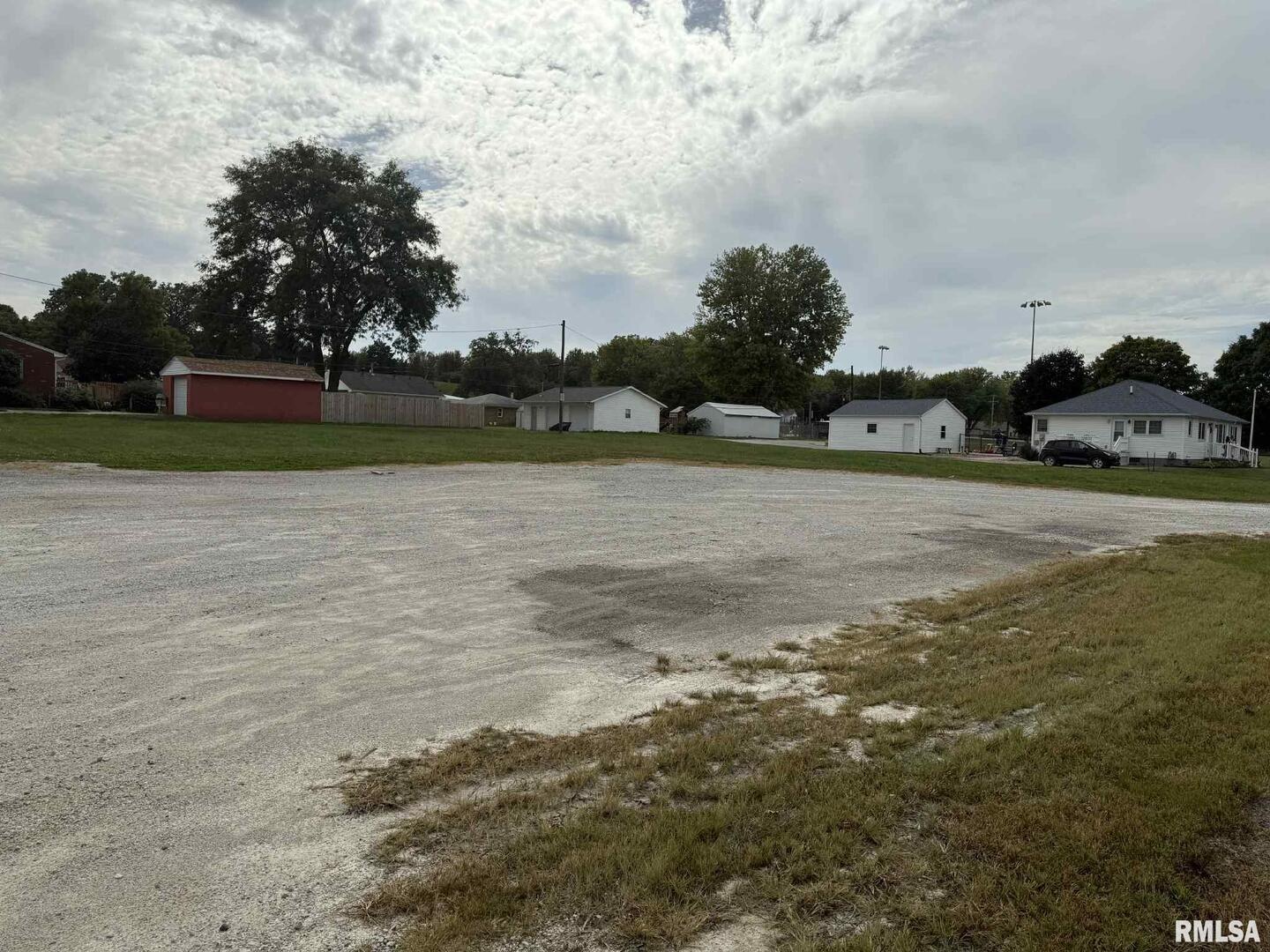 228 6th Avenue East Andalusia, IL 61232 - Photo 3 of 3 a view of a lake