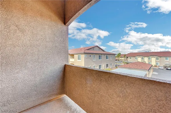 $1,750 | 2305 West Horizon Ridge Parkway, Unit 2423, Henderson, NV 89052