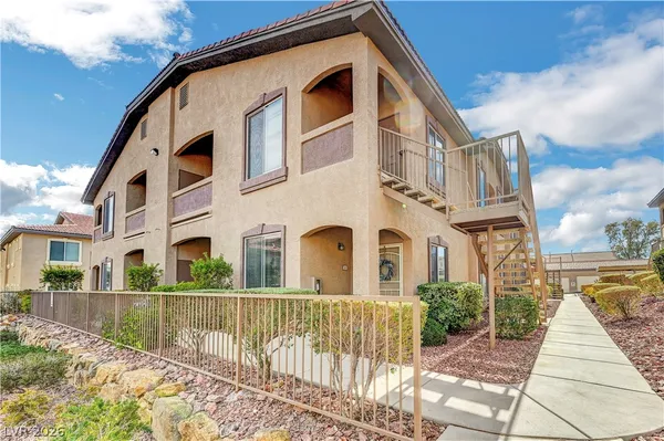 $1,750 | 2305 West Horizon Ridge Parkway, Unit 2423, Henderson, NV 89052