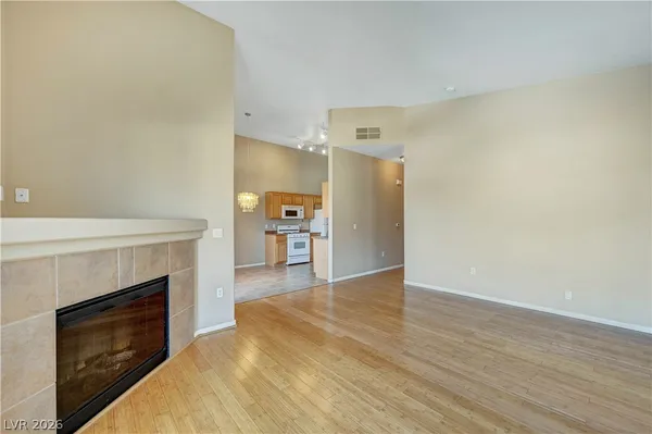 $1,750 | 2305 West Horizon Ridge Parkway, Unit 2423, Henderson, NV 89052