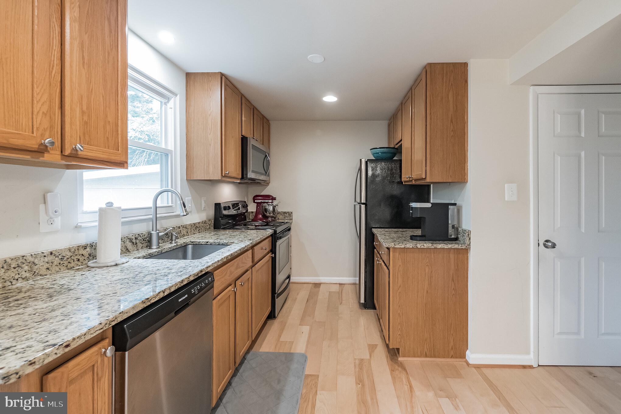 1702 Heather Lane Frederick, MD 21702 - Photo 11 of 30 Kitchen