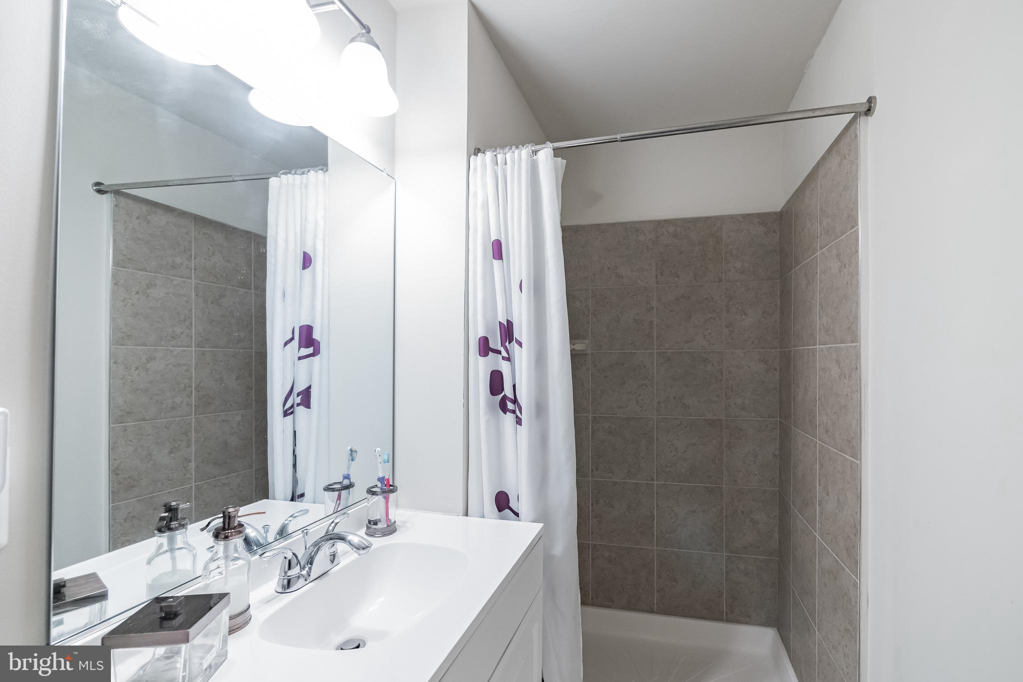 1702 Heather Lane Frederick, MD 21702 - Photo 17 of 30 Master Bath
