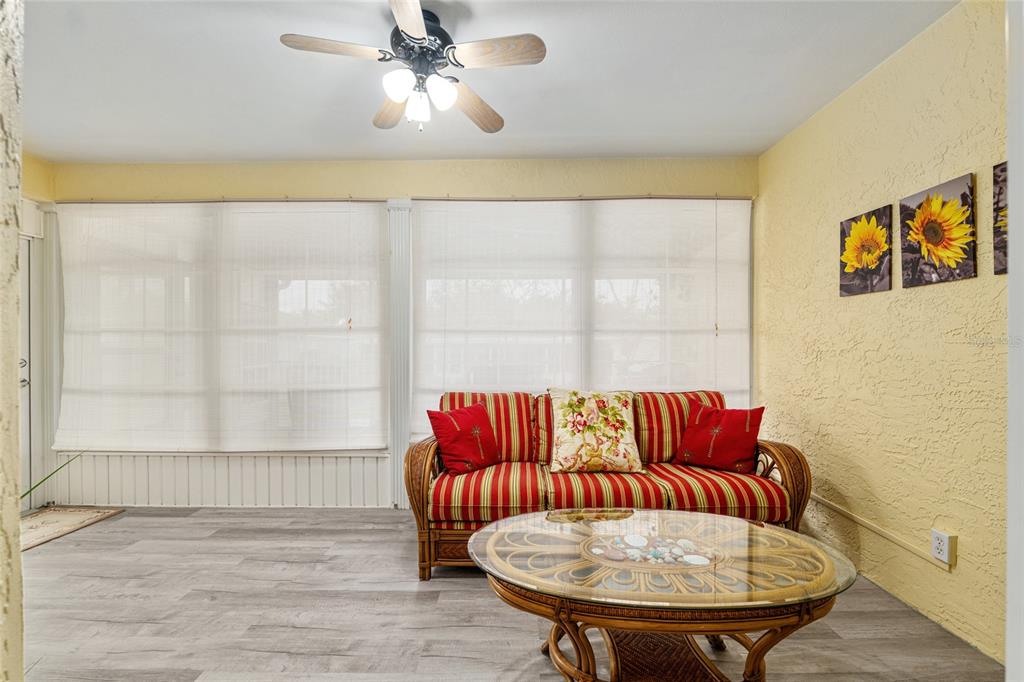 9770 Southwest 97th Place Ocala, FL 34481 - Photo 47 of 64 a living room with furniture