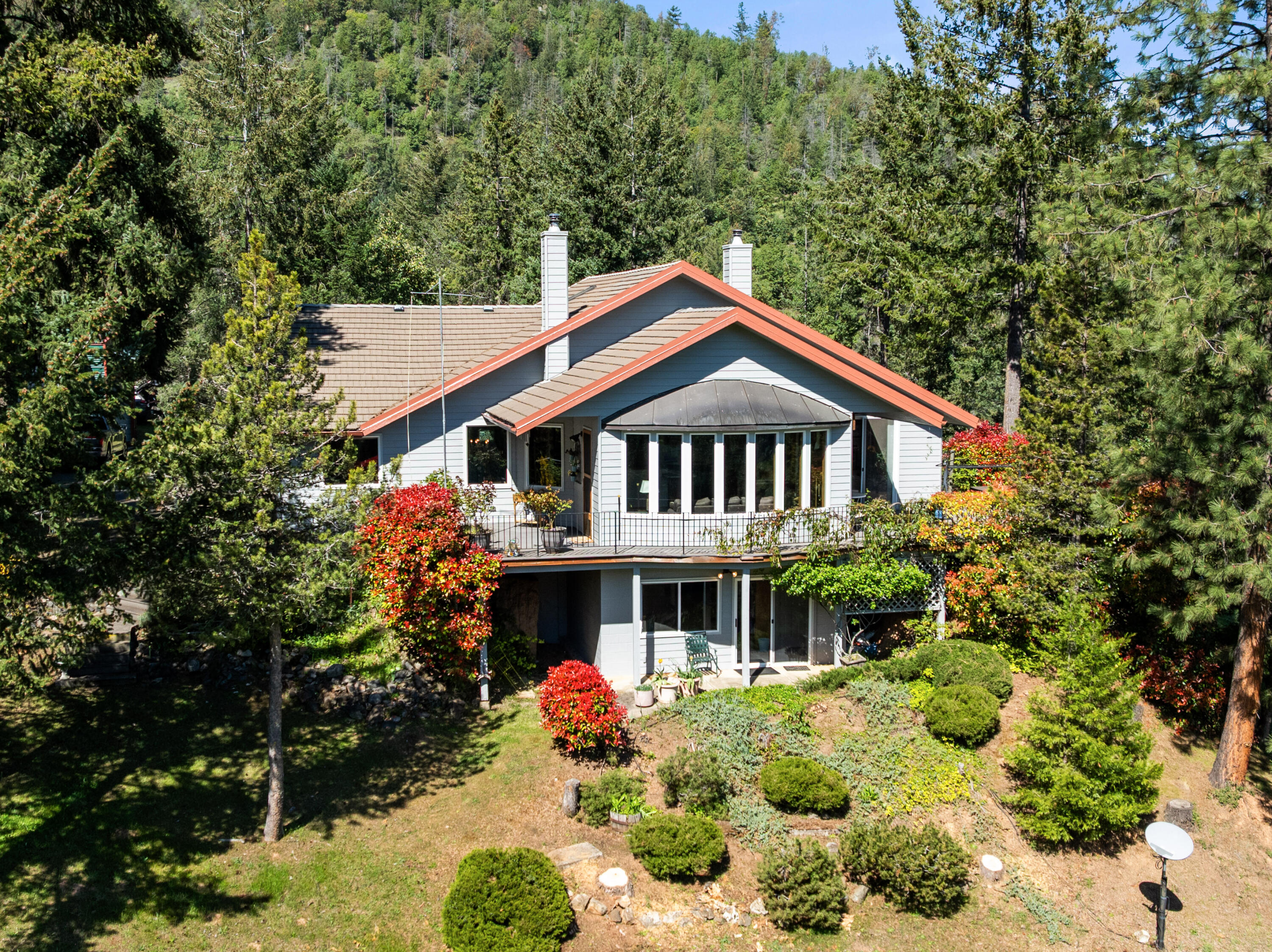a front view of house with yard
