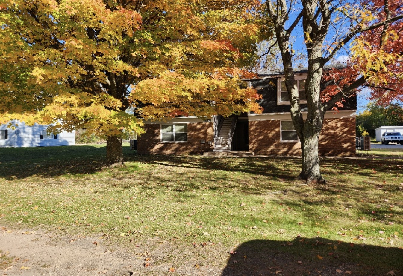 907 South State Street Hart, MI 49420 - Photo 6 of 10