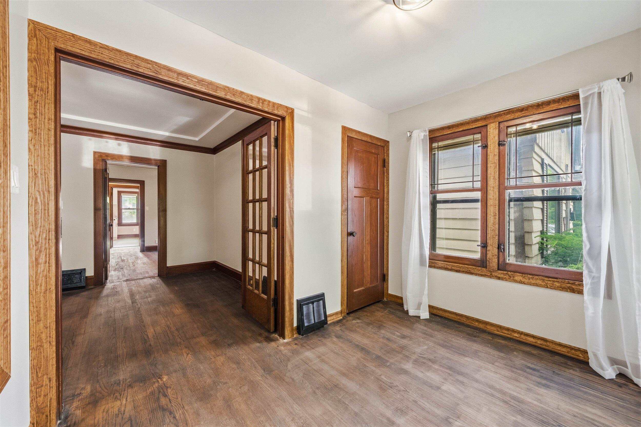 2419 North 53rd Street Milwaukee, WI 53210 - Photo 2 of 28 02-Foyer