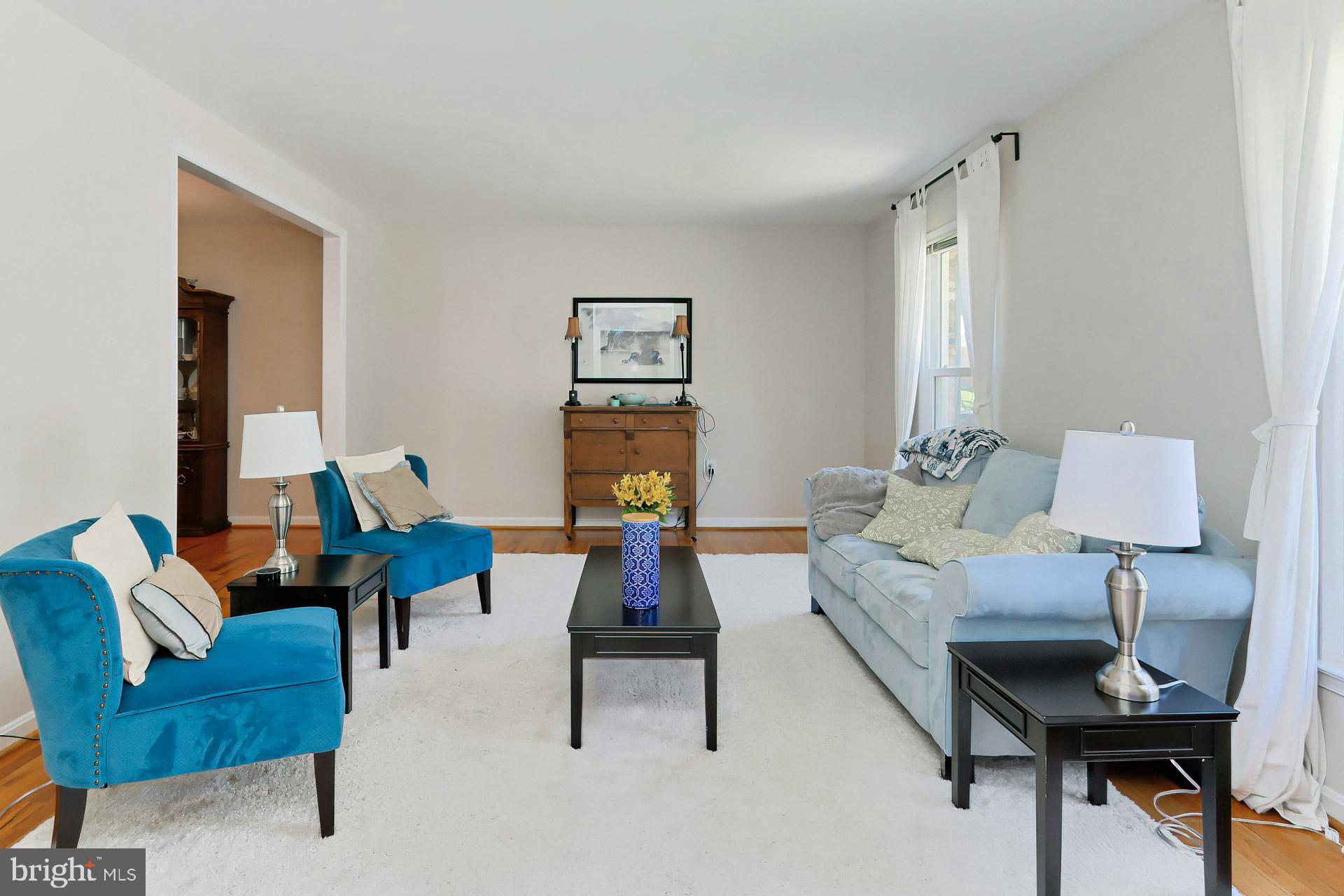 9529 Stevebrook Road Fairfax, VA 22032 - Photo 8 of 52 Spacious Living Room