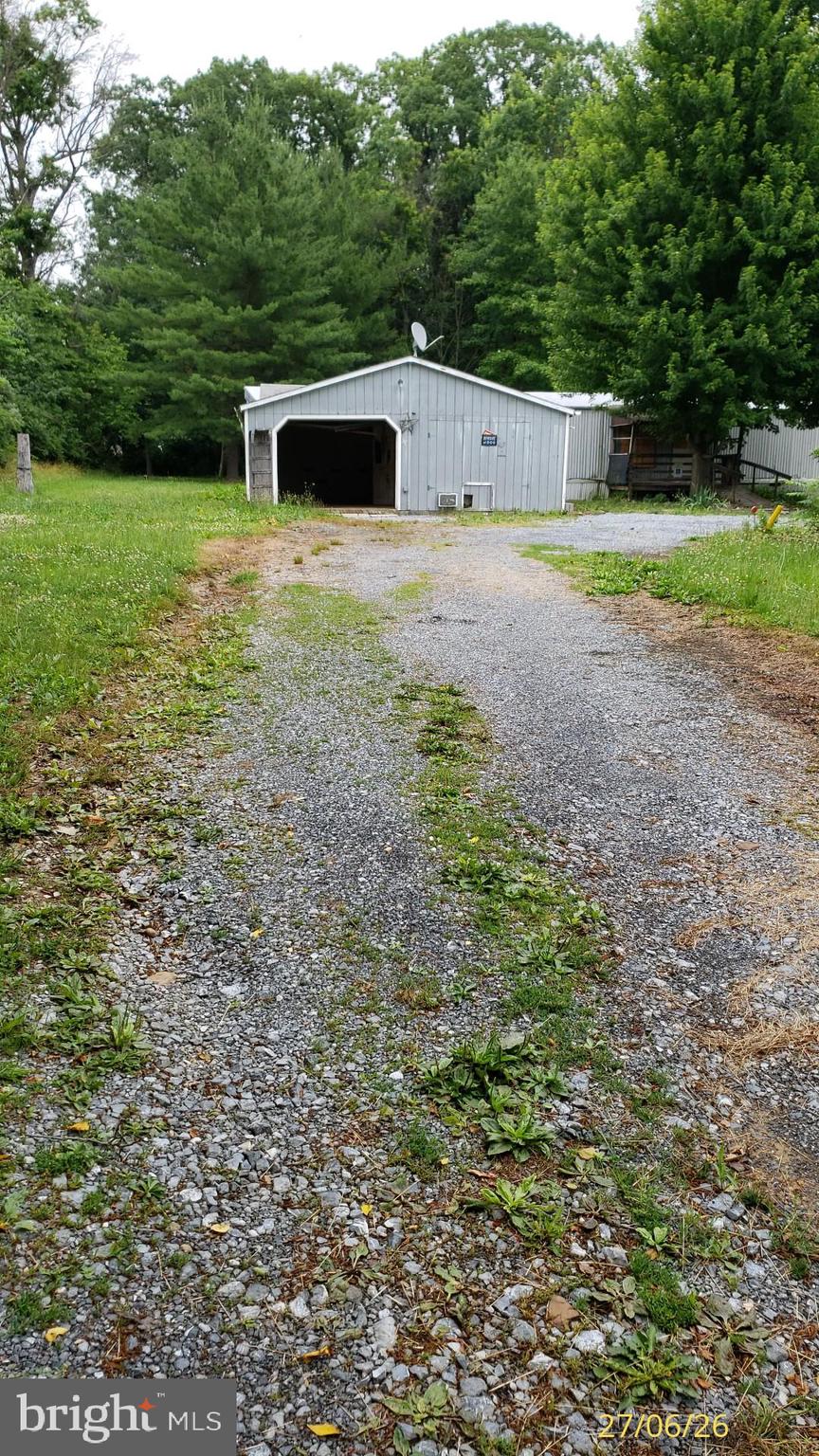 31 Old Mountain Road Bethel, PA 19507 - Photo 5 of 21 Garage