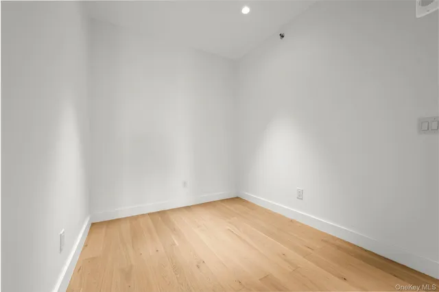 $980,000 | 13618 Maple Avenue, Unit 5G | Flushing