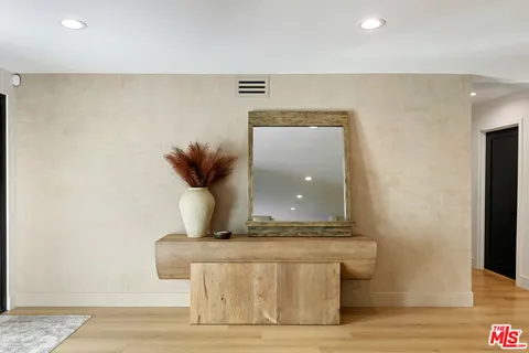 $2,895,000 | 22269 Avenue San Luis, Woodland Hills, CA 91364