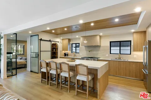 $2,895,000 | 22269 Avenue San Luis, Woodland Hills, CA 91364