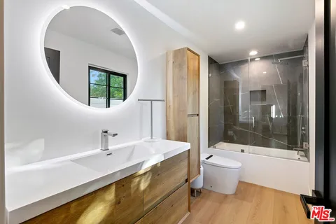 $2,895,000 | 22269 Avenue San Luis, Woodland Hills, CA 91364