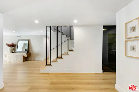 $2,895,000 | 22269 Avenue San Luis, Woodland Hills, CA 91364