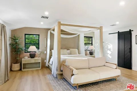 $2,895,000 | 22269 Avenue San Luis, Woodland Hills, CA 91364