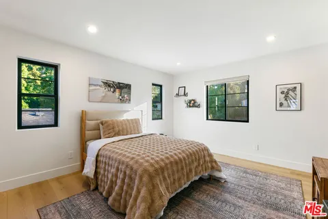 $2,895,000 | 22269 Avenue San Luis, Woodland Hills, CA 91364