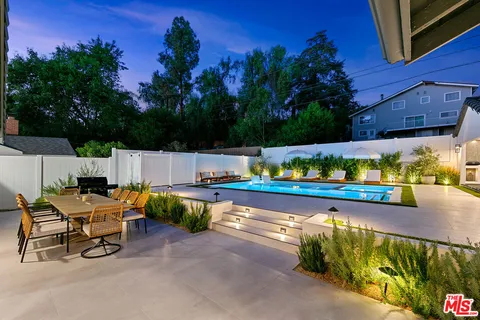 $2,895,000 | 22269 Avenue San Luis, Woodland Hills, CA 91364