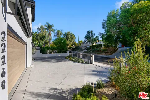 $2,895,000 | 22269 Avenue San Luis, Woodland Hills, CA 91364