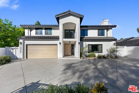 $2,895,000 | 22269 Avenue San Luis, Woodland Hills, CA 91364