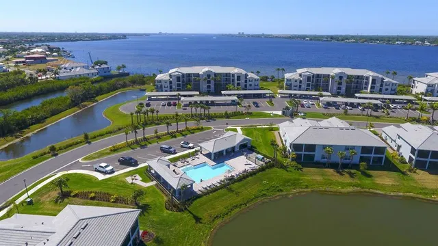 $350,000 | 1020 Tidewater Shores Loop, Unit 108, Bradenton, FL 34208