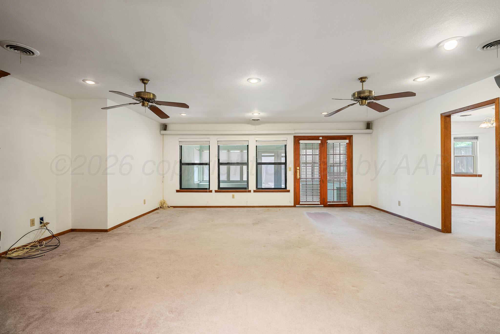 6005 Calumet Road Amarillo, TX 79106 - Photo 4 of 20 Living Area view 2