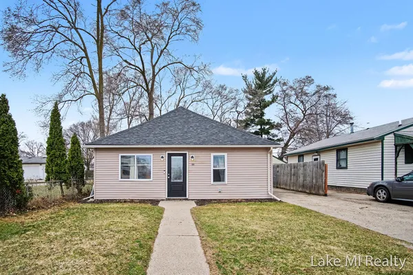 $240,000 | 3809 Jefferson Avenue Southeast, Wyoming, MI 49548