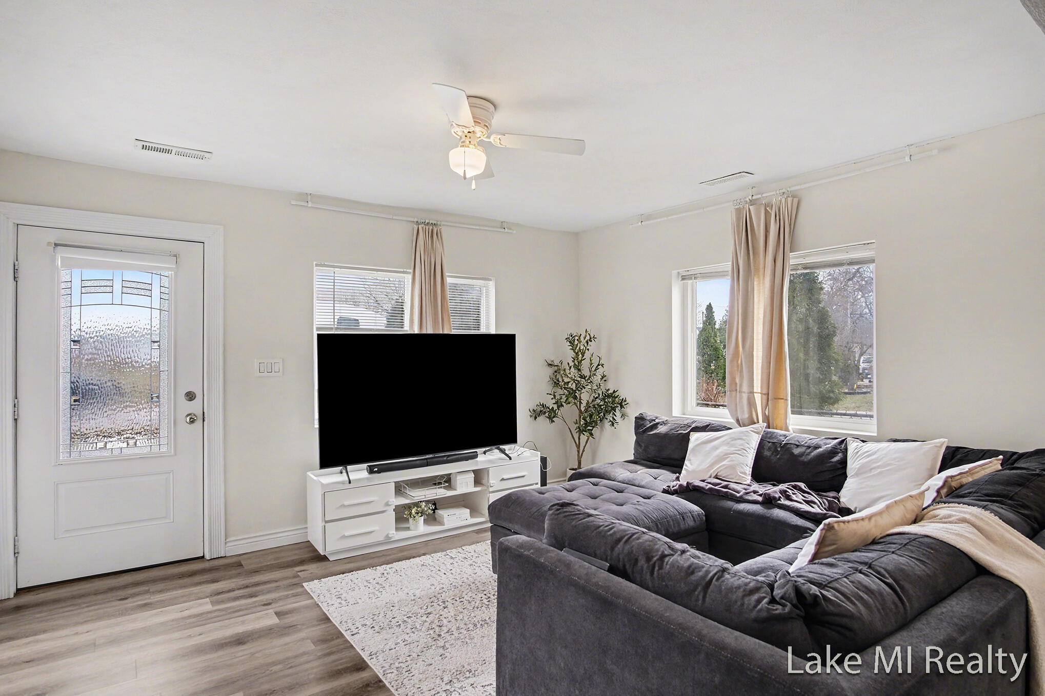 3809 Jefferson Avenue Southeast Wyoming, MI 49548 - Photo 7 of 16 DSCF3886