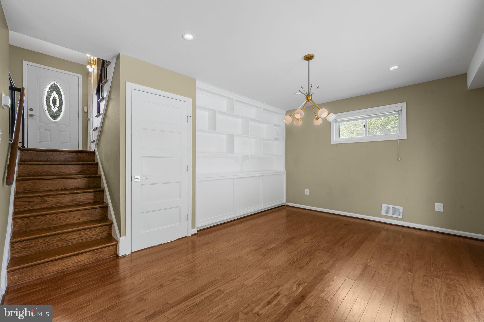 4216 Sideburn Road Fairfax, VA 22030 - Photo 16 of 47 Dining Room