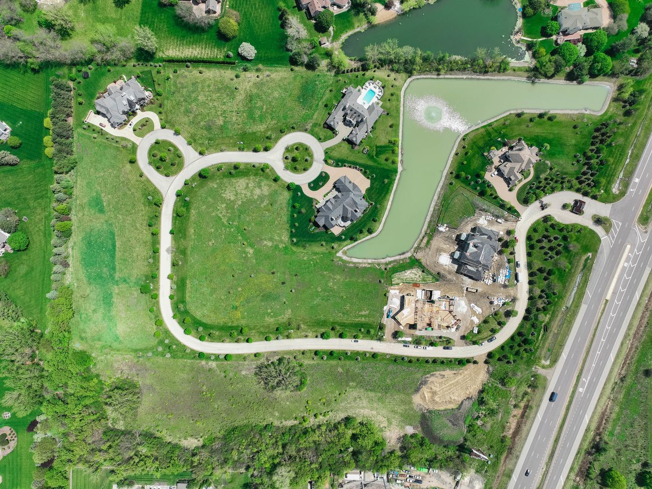 21 Enclave South Barrington, IL 60010 - Photo 3 of 4 an aerial view of a residential houses with outdoor space and street view