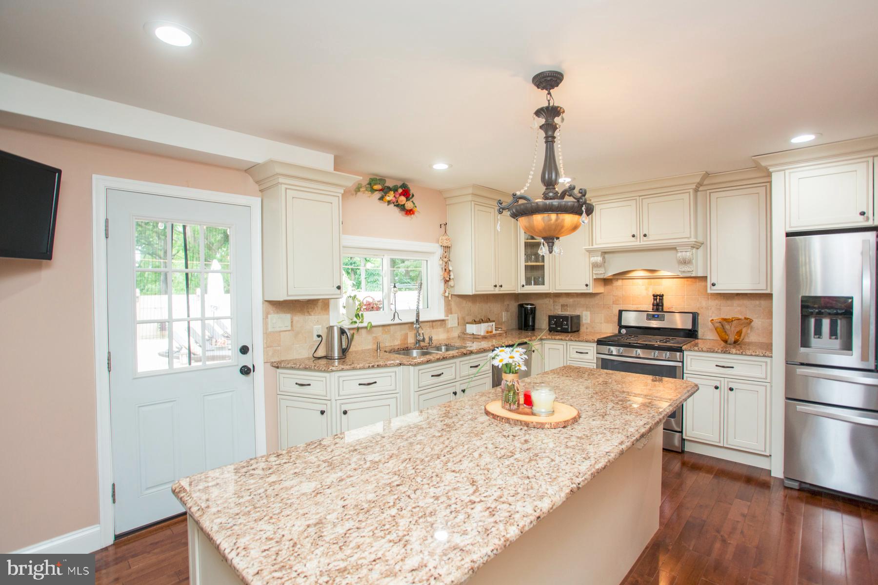 705 Martin Road Elkins Park, PA 19027 - Photo 8 of 83 Gallery Image 8