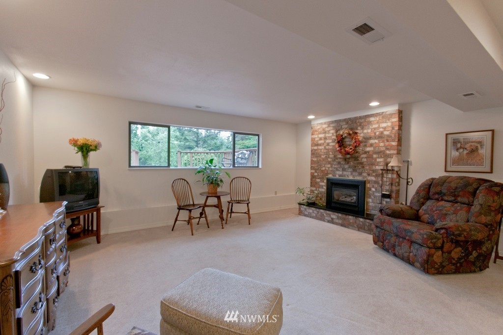 23008 53rd Avenue Southeast Bothell, WA 98021 - Photo 10 of 15