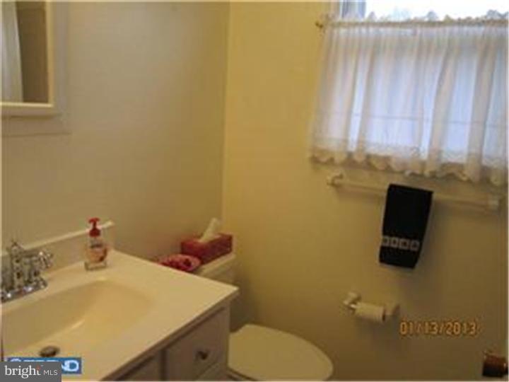 23 Barrel Run Road Quakertown, PA 18951 - Photo 18 of 25 Bathroom
