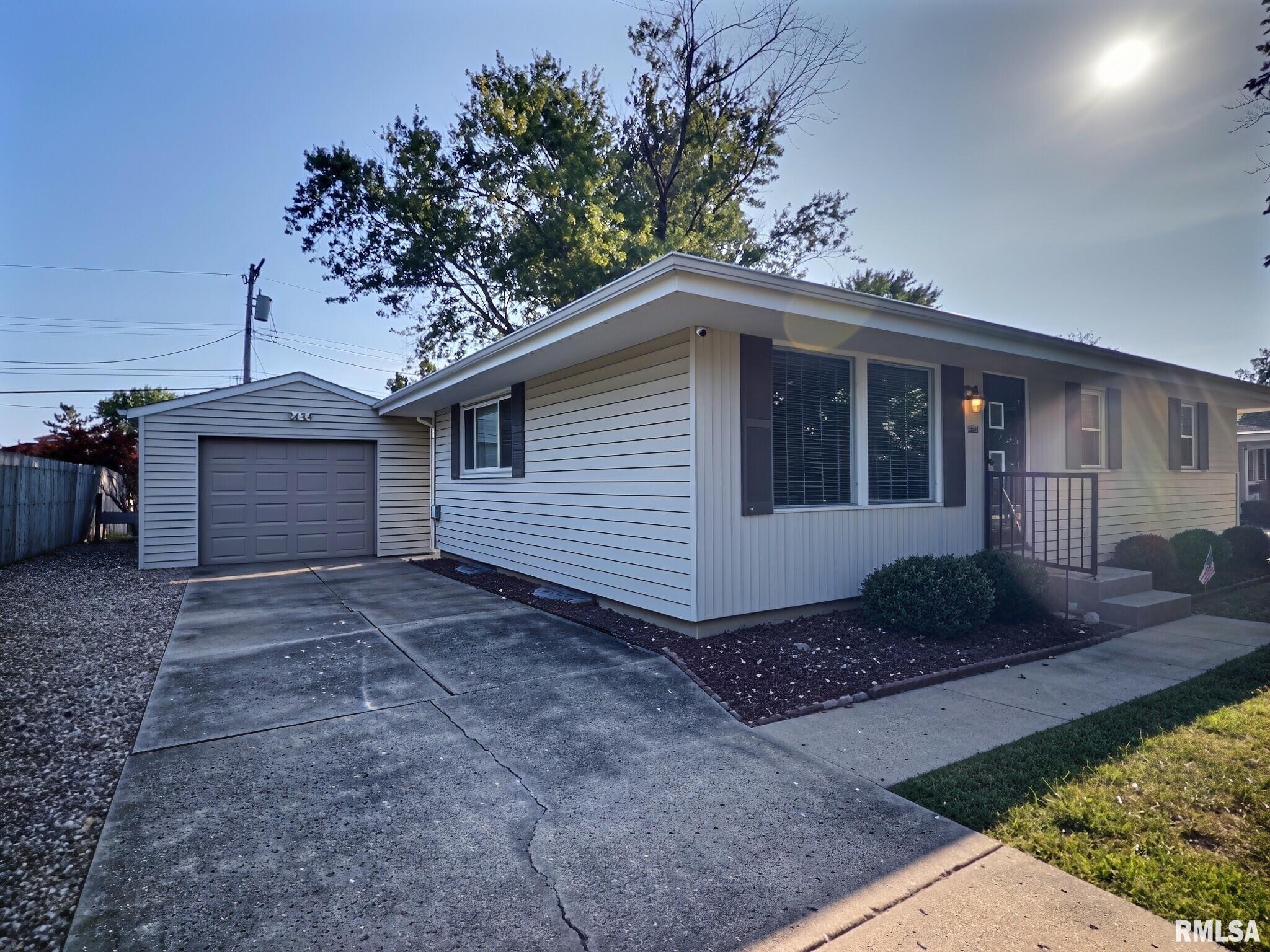 5744 North Hamilton Road Peoria, IL 61614 - Photo 23 of 28 Gallery Image 23