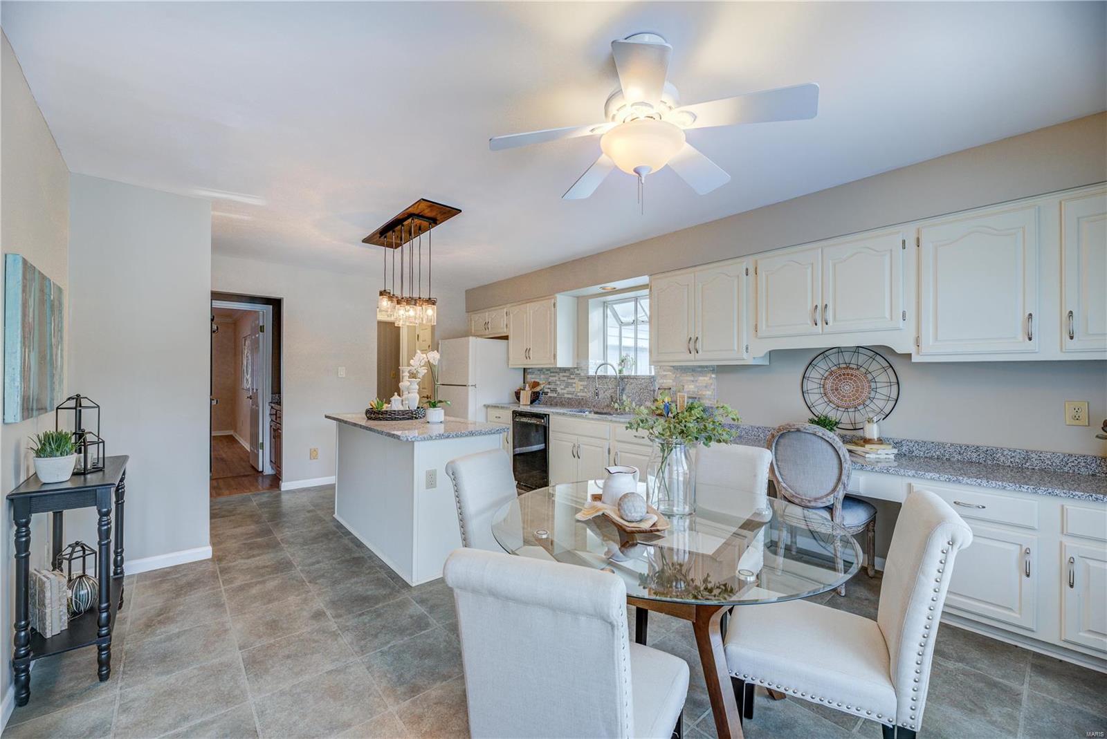 14136 Ladue Road Chesterfield, MO 63017 - Photo 11 of 27 Gallery Image 11