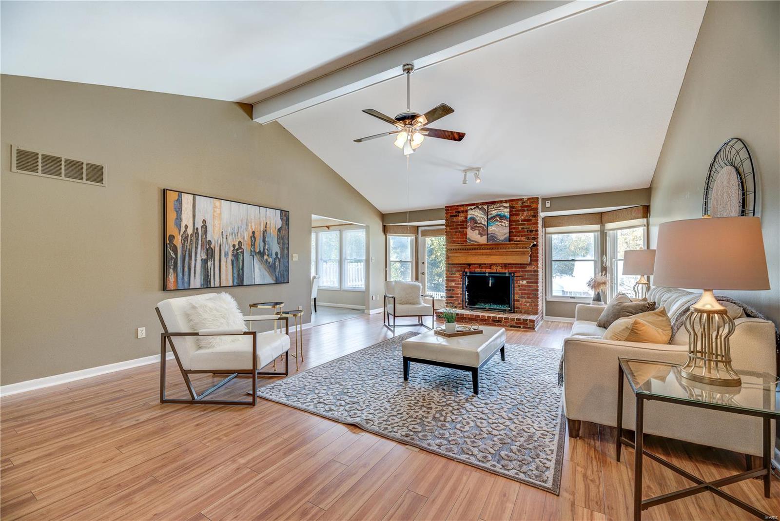 14136 Ladue Road Chesterfield, MO 63017 - Photo 4 of 27 Gallery Image 4