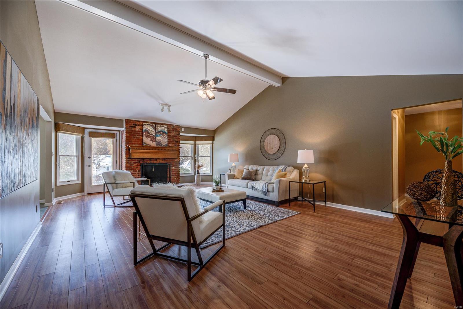 14136 Ladue Road Chesterfield, MO 63017 - Photo 5 of 27 Gallery Image 5