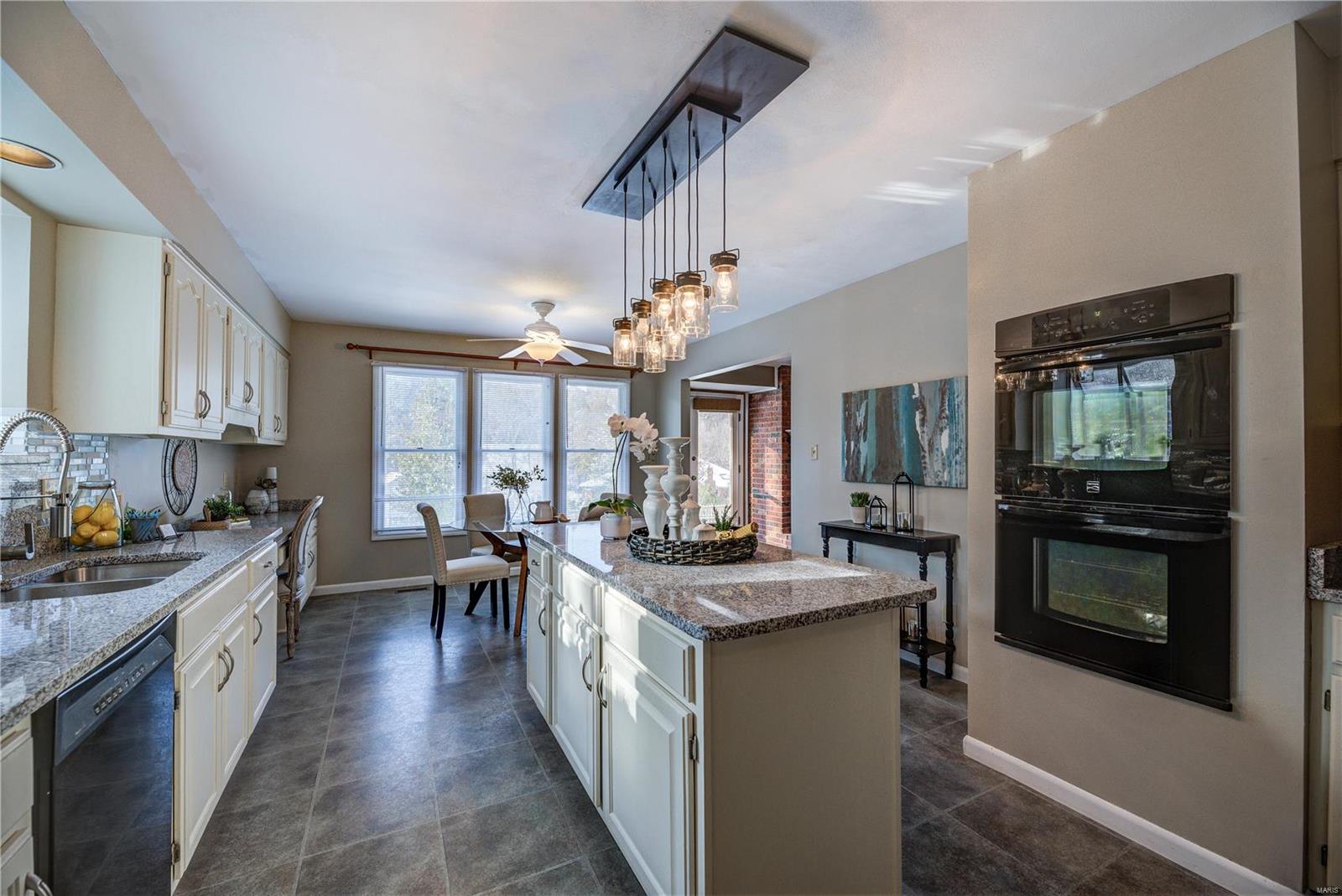 14136 Ladue Road Chesterfield, MO 63017 - Photo 10 of 27 Gallery Image 10
