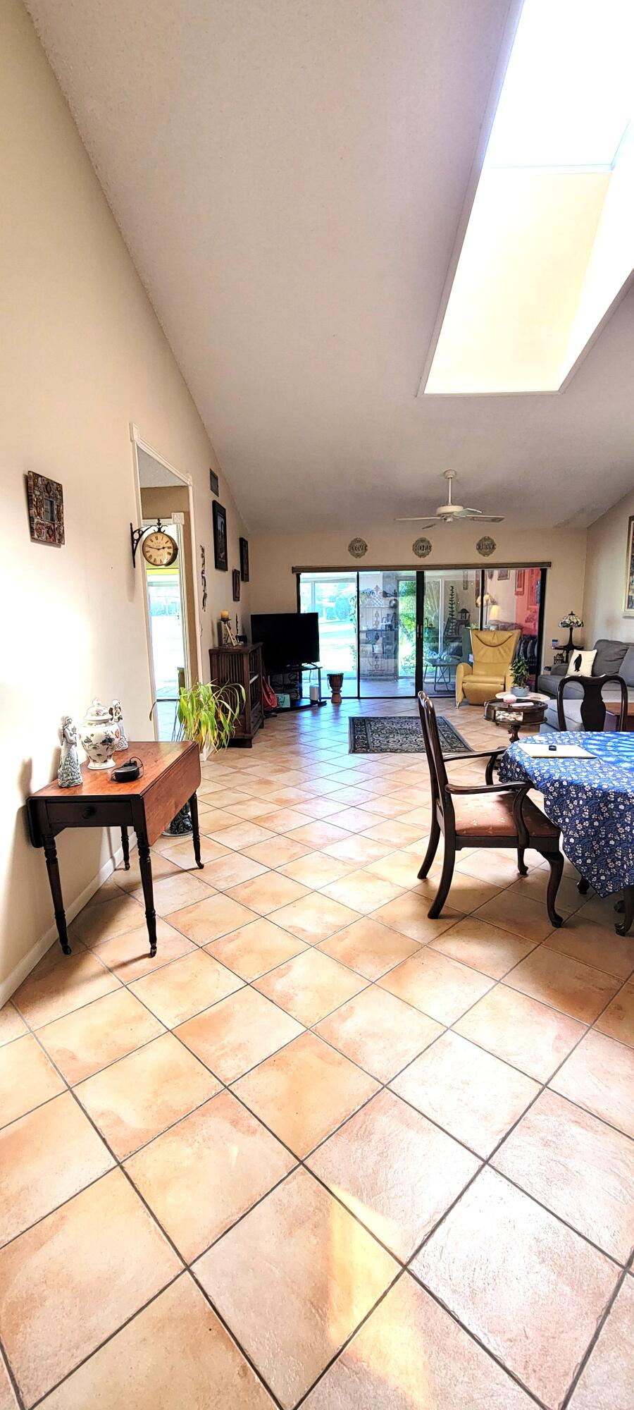 493 Southwest 28th Avenue Delray Beach, FL 33445 - Photo 14 of 48 20251120_111217