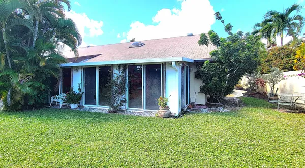 $389,000 | 493 Southwest 28th Avenue, Delray Beach, FL 33445