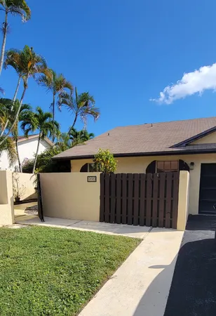 $389,000 | 493 Southwest 28th Avenue, Delray Beach, FL 33445