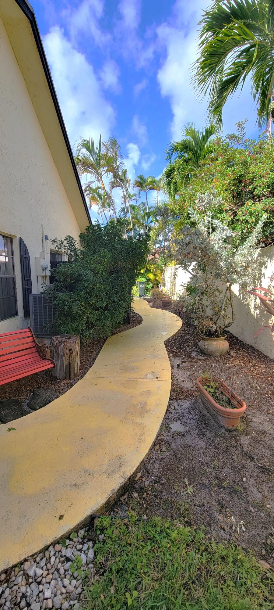 493 Southwest 28th Avenue Delray Beach, FL 33445 - Photo 36 of 48 20251120_111255