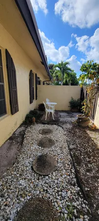 $389,000 | 493 Southwest 28th Avenue, Delray Beach, FL 33445