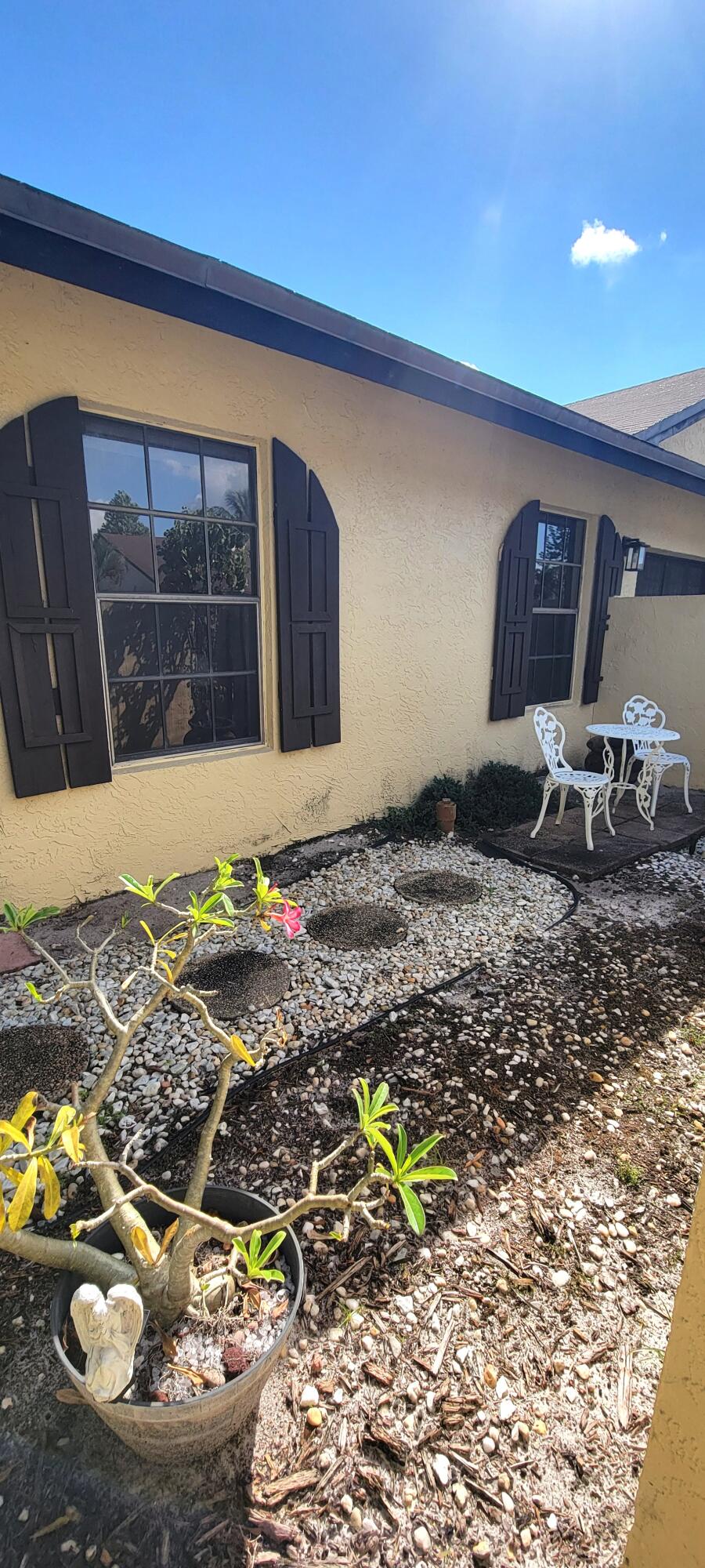 493 Southwest 28th Avenue Delray Beach, FL 33445 - Photo 45 of 48 20251120_111428