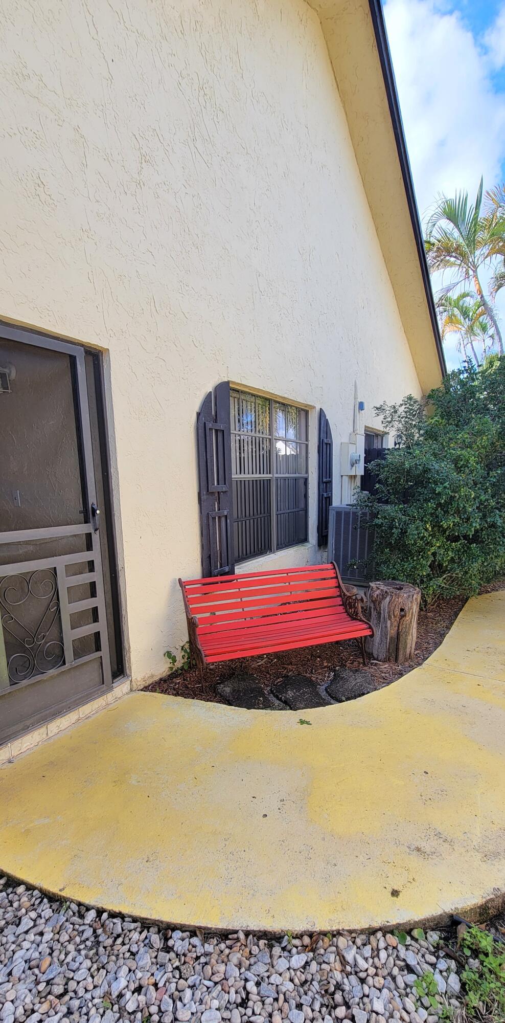 493 Southwest 28th Avenue Delray Beach, FL 33445 - Photo 6 of 48 20251120_111250