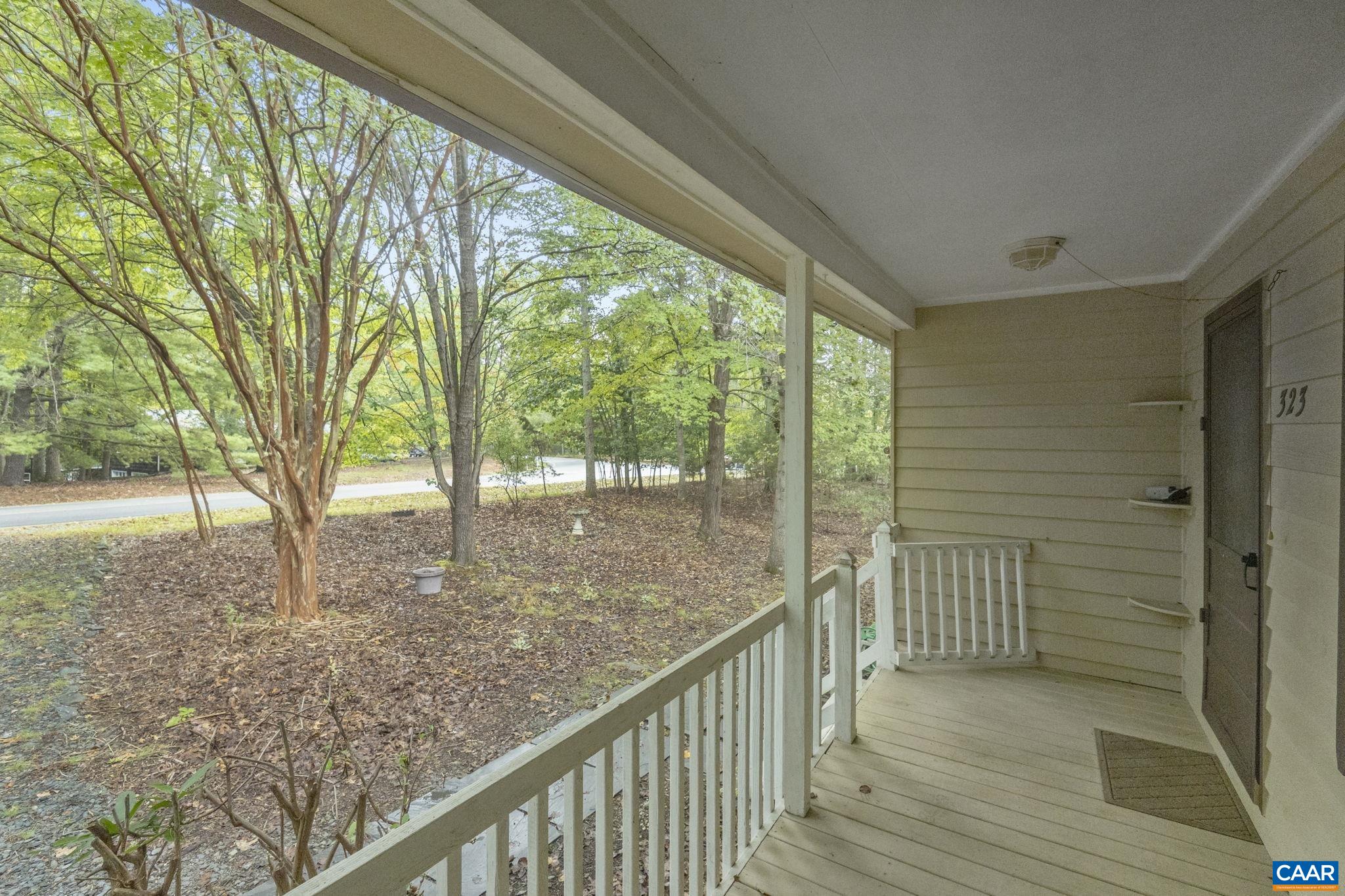 323 Jefferson Drive Palmyra, VA 22963 - Photo 21 of 27 a view of balcony and yard