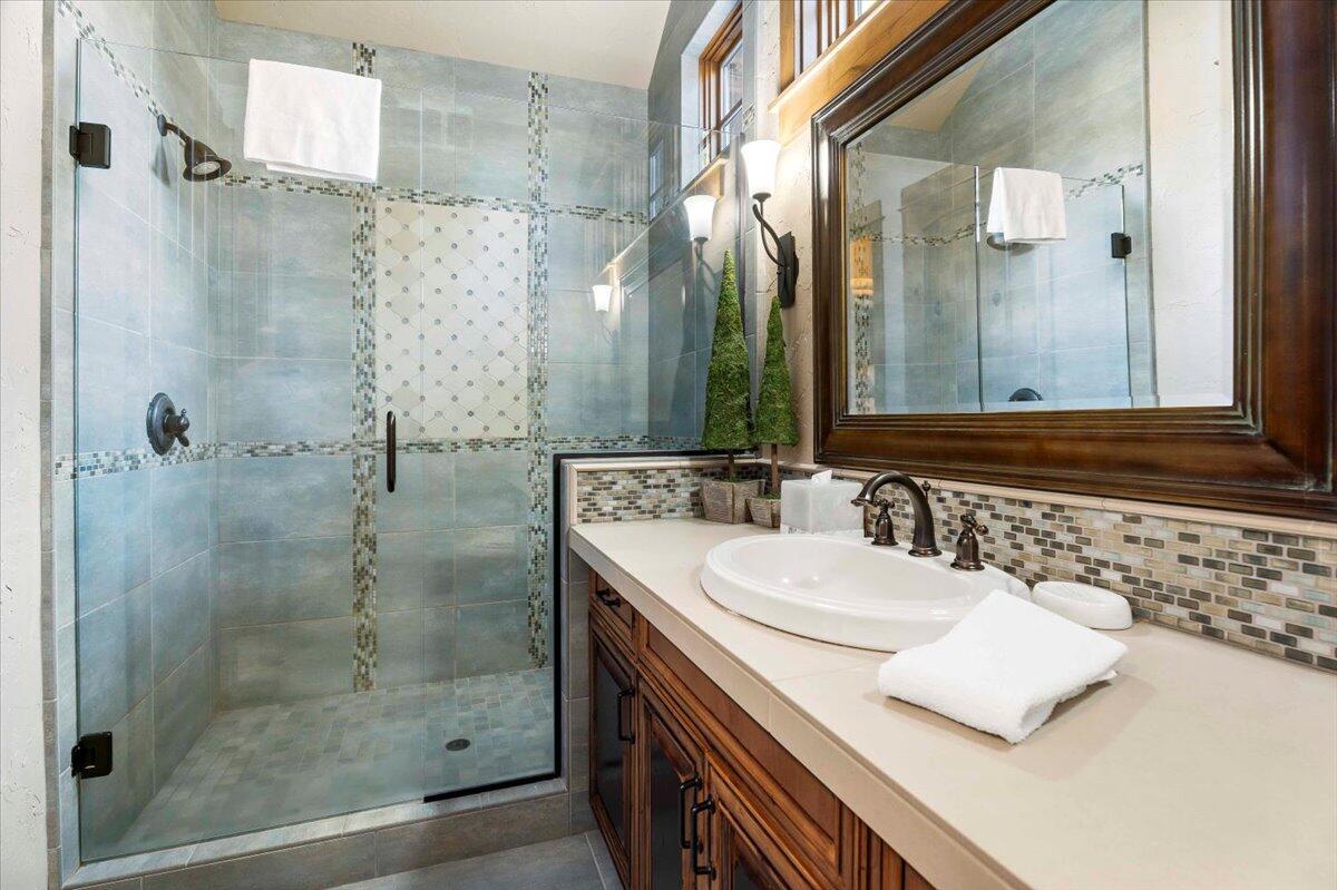56184 Sable Rock Loop Bend, OR 97707 - Photo 51 of 72 63-Guest Bathroom