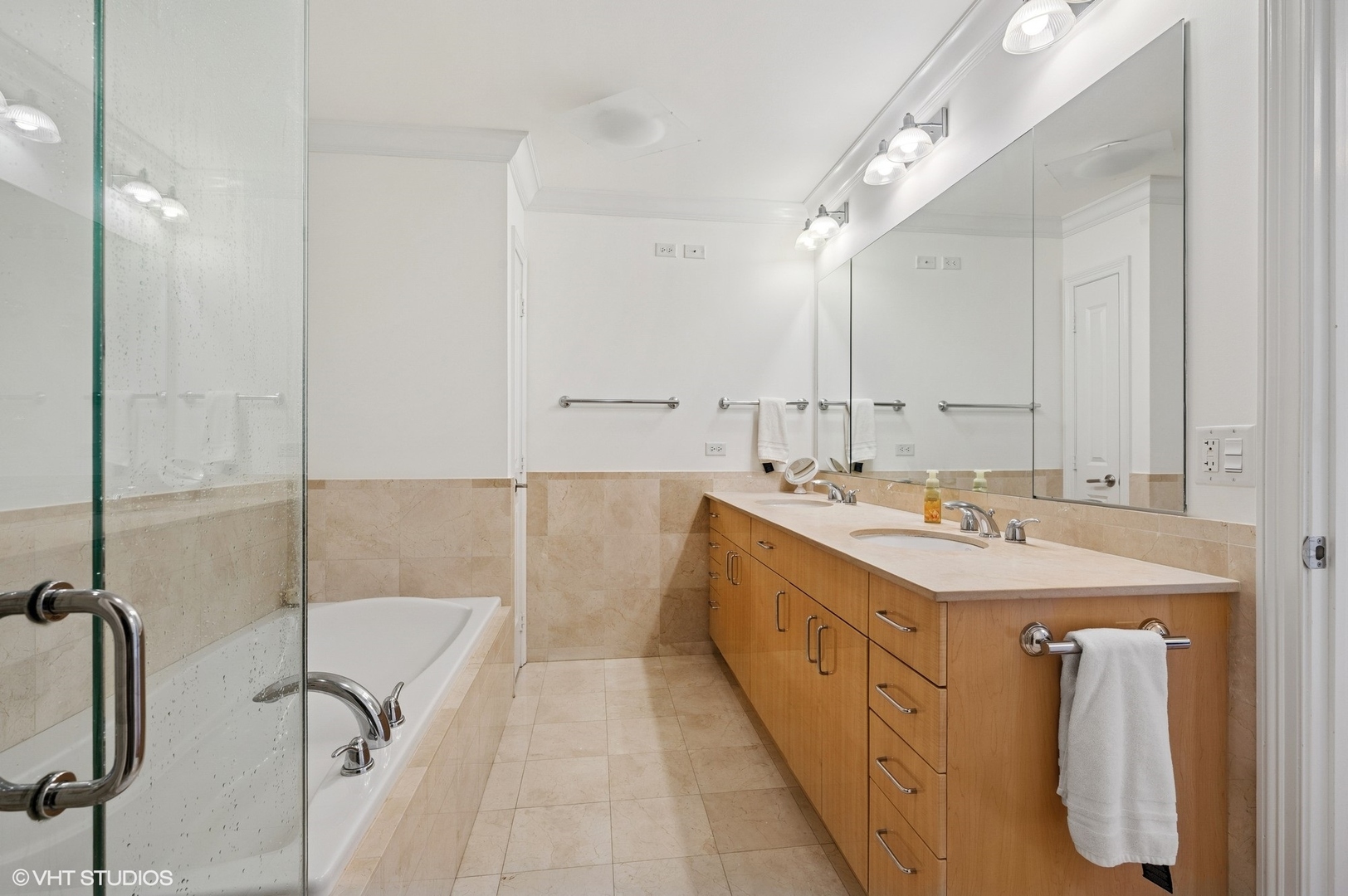 55 East Erie Street, Unit 3203 Chicago, IL 60611 - Photo 20 of 29