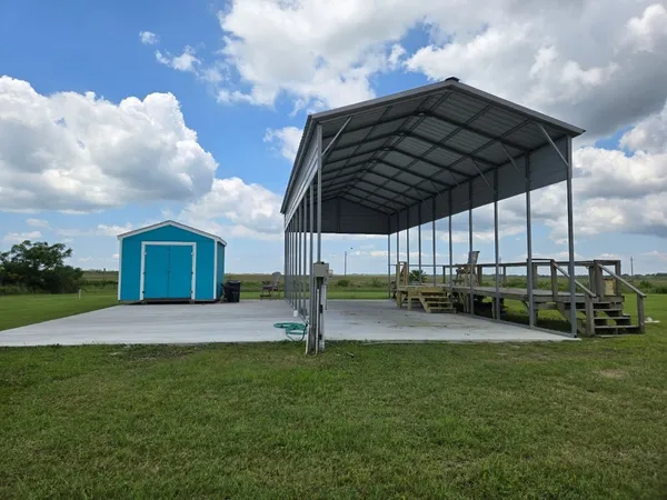 $1,050 | 1069 Joy, Port Bolivar, TX 77650